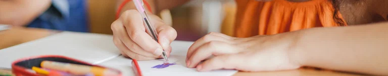 Por qué equivocarse fortalece el aprendizaje de niños y adolescentes