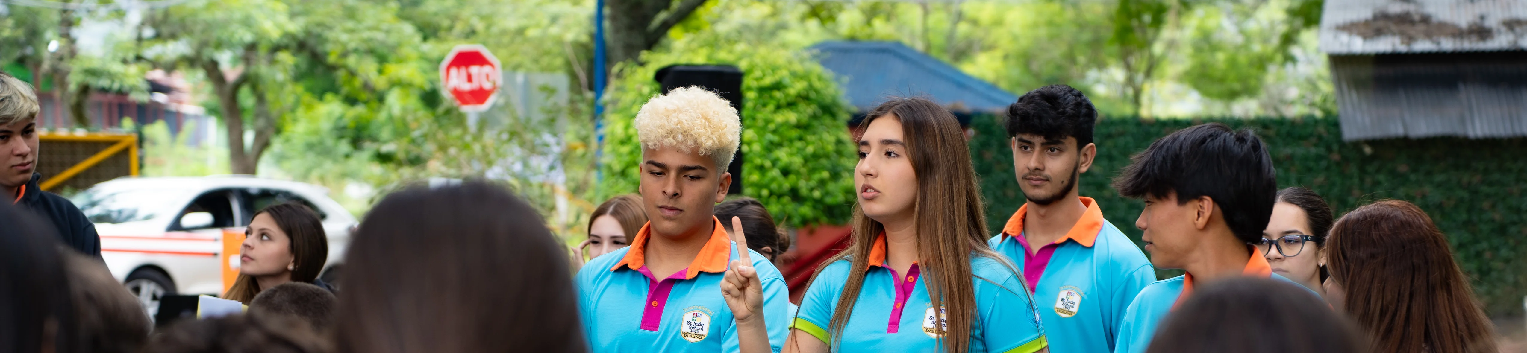 Solicita información